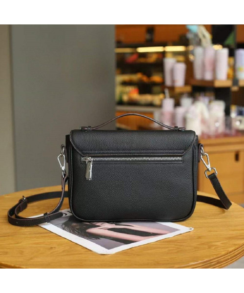 Жіноча компактна шкіряна сумочка Olivia Leather B24-W-5015A
